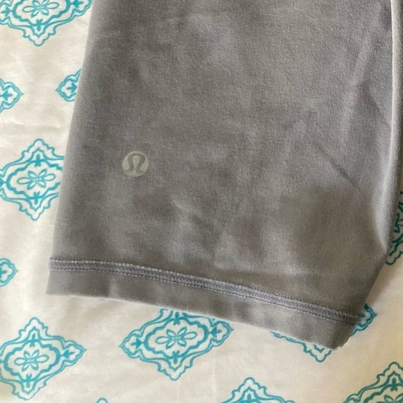 Lululemon Reversible Spandex Shorts Tall - Picture 7 of 11